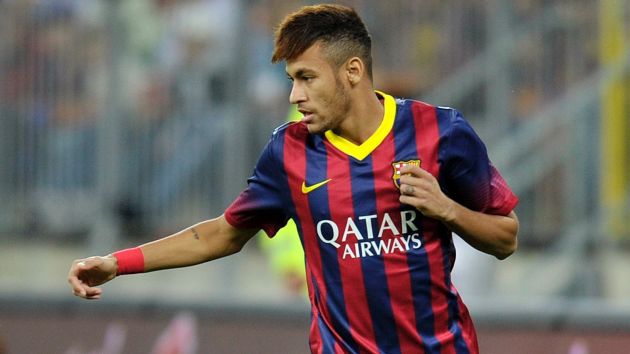 Neymar misses shocking chance to score! [video]