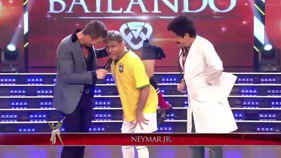 Σόου στην Αργεντινή χλευάζει άκομψα τον τραυματισμό του Neymar! [video]