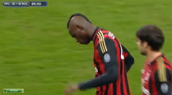 Mario Balotelli with a Piece Of Art GOLAZO! [Video]