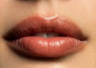 Women… with beautiful lips!