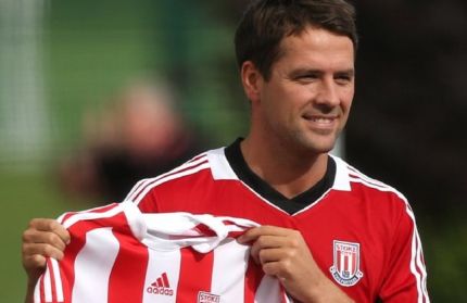 Michael Owen unveils himself at Stoke City!