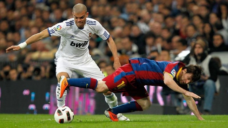 Someone have to stop this killer of football named Pepe!!