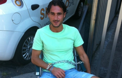 Italian player in chains and on hunger strike!