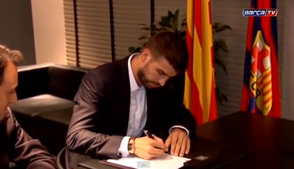 O Pique υπέγραψε το νέο του συμβόλαιο!