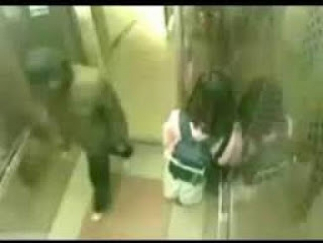 Πιτσιρίκα τσάκισε στο ξύλο επίδοξο βιαστή μέσα σε ασανσέρ