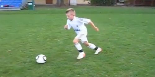 The little fan of Cristiano and his tricks with the ball!
