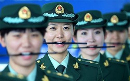 Lesson smile for the Chinese police