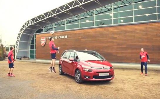 Arsenal players test the New Citroën Grand C4 Picasso! [video]
