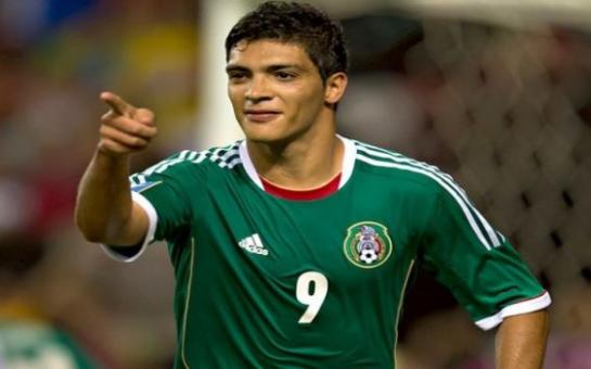 Raul Jimenez Scores Stunning Bicycle Kick Goal