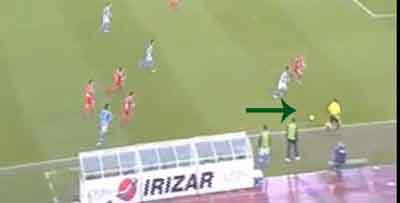 The assistant referee should not be there!!