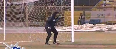 Rene Higuita still remains a legend and can make all his moves!!