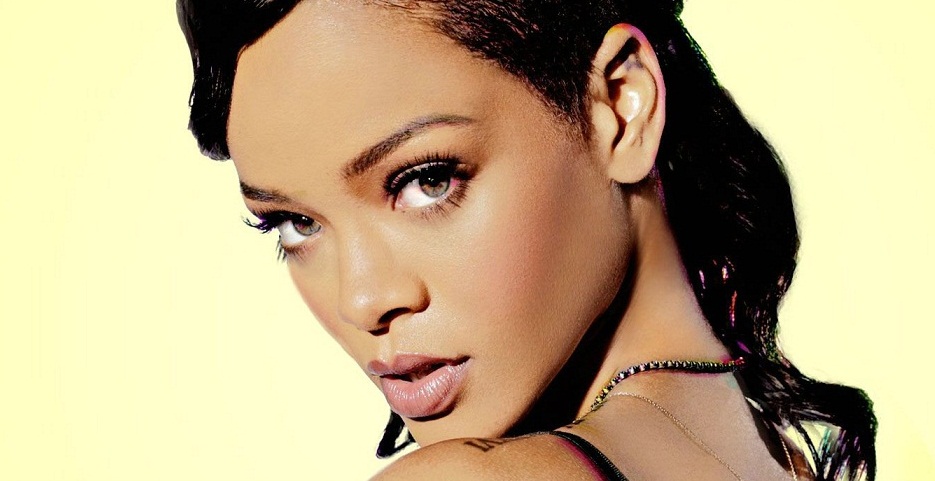 Η Rihanna σε νέες αποκλειστικές ολόγυμνες φωτογραφίες!
