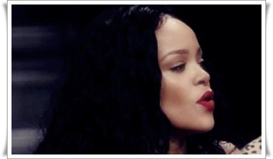 H Rihanna πήγε σε αγώνα ΝΒΑ χωρίς σουτιέν! [pics]