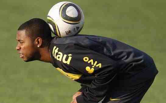 Robinho scores superb goal at Milan’s training!