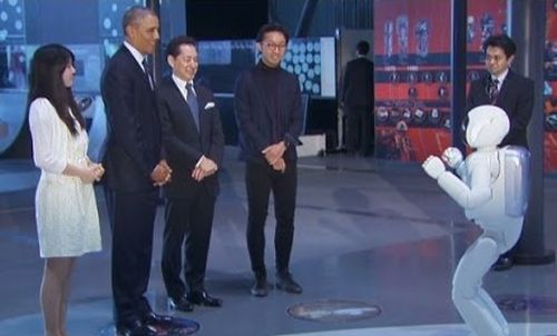 President Obama plays soccer with a robot [vid]