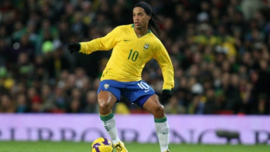 O Ronaldinho και τα απίστευτα κόλπα του με την μπάλα!