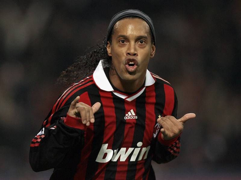 Shock! Ronaldinho is coming back to Europe?