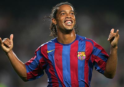 Unbelievable goal missed by Ronaldinho!