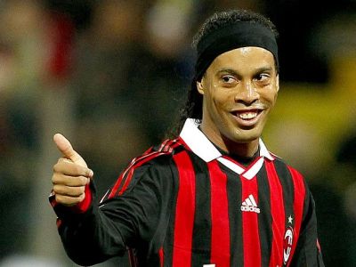 Do you remember this crazy sent off for Ronaldinho!!