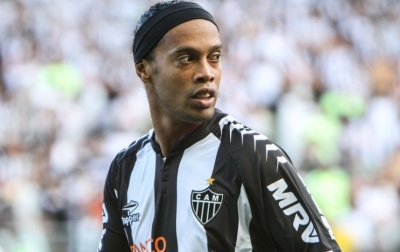 Ronaldinho still got it!