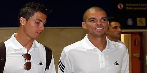 Cristiano Ronaldo and Pepe opponents in kart (photo)