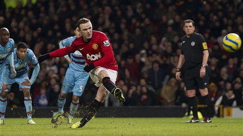 What. A. Miss! Rooney fails from penalty spot!