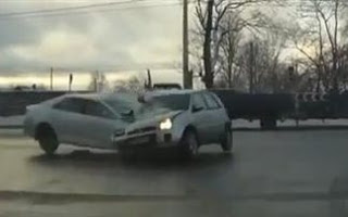 Μία ακόμα απόδειξη πως στη Ρωσία δεν ξέρουν να οδηγούν!