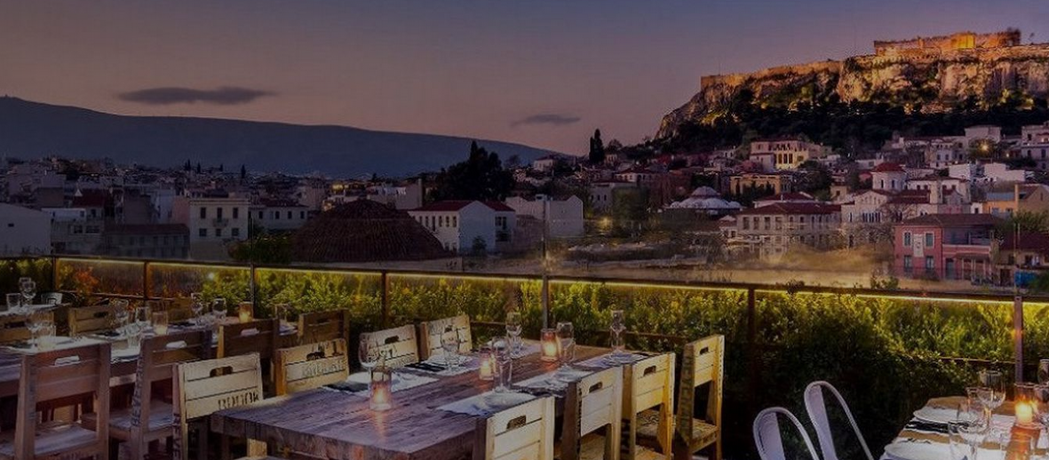 Η Αθήνα στο πιάτο: 11 δροσερές ταράτσες στην πόλη με θέα 360 μοιρών!