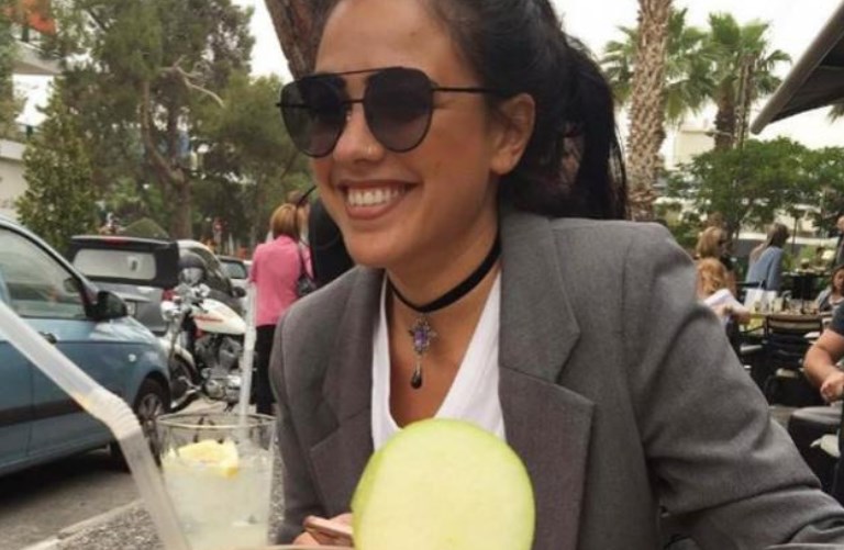 Πασίγνωστη Ελληνίδα ολόγυμνη στο Instagram – Τα …κρατάει για να μην της φύγουν! (ΦΩΤΟ)