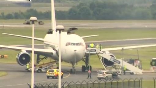 England squad arrive back home, no fans at the airport! [Video]