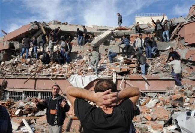 Ισχυρός σεισμός με δεκάδες νεκρούς στο Ιράν