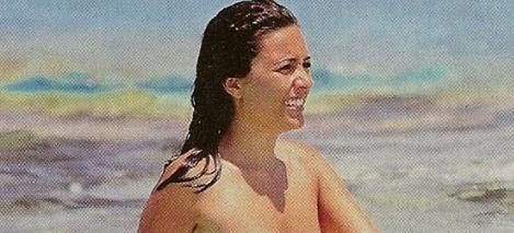 Ηθοποιός, πιάστηκε topless στην παραλία!