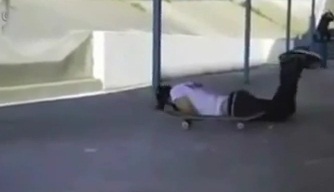 Διπλό ξεκαρδιστικό fail με το skateboard!