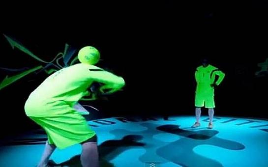 Freestyle Football: Glow in the dark [vid]