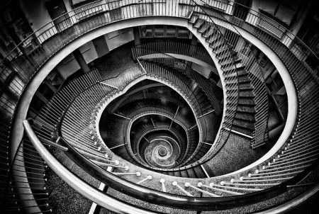 Οι πιο σπιράλ σκάλες του κόσμου… Προσοχή στο γκρεμοτσάκισμα όμως!!!