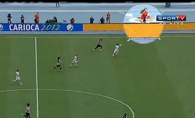 Aυτό το ball girl ήταν ο λόγος που σκόραραν!!