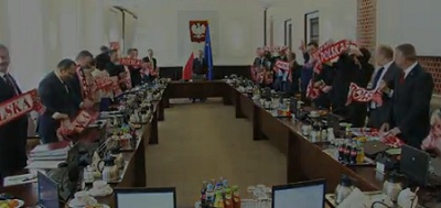 Υπουργικό συμβούλιο στην Πολωνία με χρώμα Euro!!