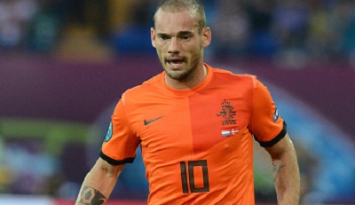 Το Euro προχωράει και ο Sneijder συνεχίζει τα μαγικά στις προπονήσεις!!