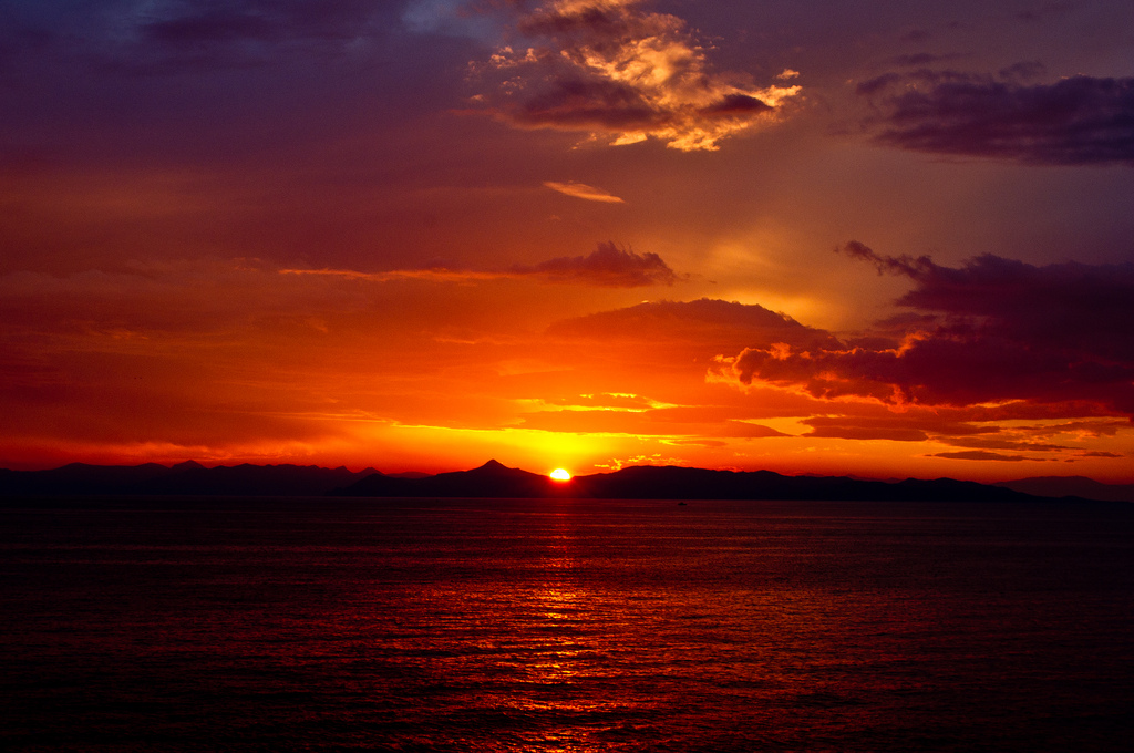 Μαγευτικές εικόνες! Αυτά είναι τα ομορφότερα ηλιοβασιλέματα στον κοσμο! (pics)