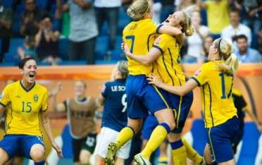 Marie scores such a superb goal and leads Sweden to 3rd place (video)!