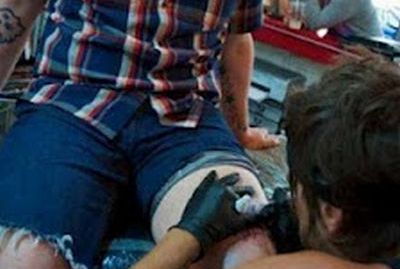 Το τατουάζ που συγκίνησε τους χρήστες του Facebook (ΦΩΤΟ)