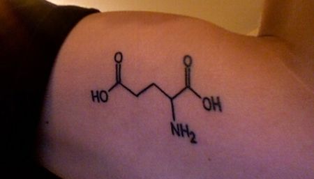 Κι εμάς μας άρεσε η Χημεία αλλά δεν το κάναμε tattoo!