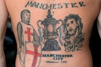 Αυτό το τατουάζ θα το θυμάται για πάντα αν η ομάδα του χάσει την κούπα!