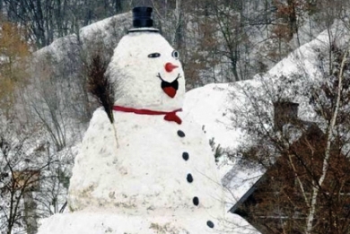 Πόσο τρομακτικός μπορεί να γίνει ένας χιονάνθρωπος?