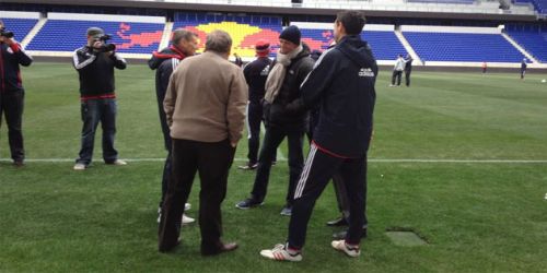 Tito Vilanova visits Red Bulls practice