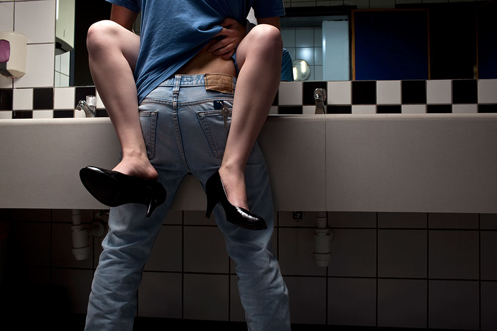 Οι πιο awkward καταστάσεις που μπορεί να σου συμβούν στο σεξ σε… δημόσιο χώρο!
