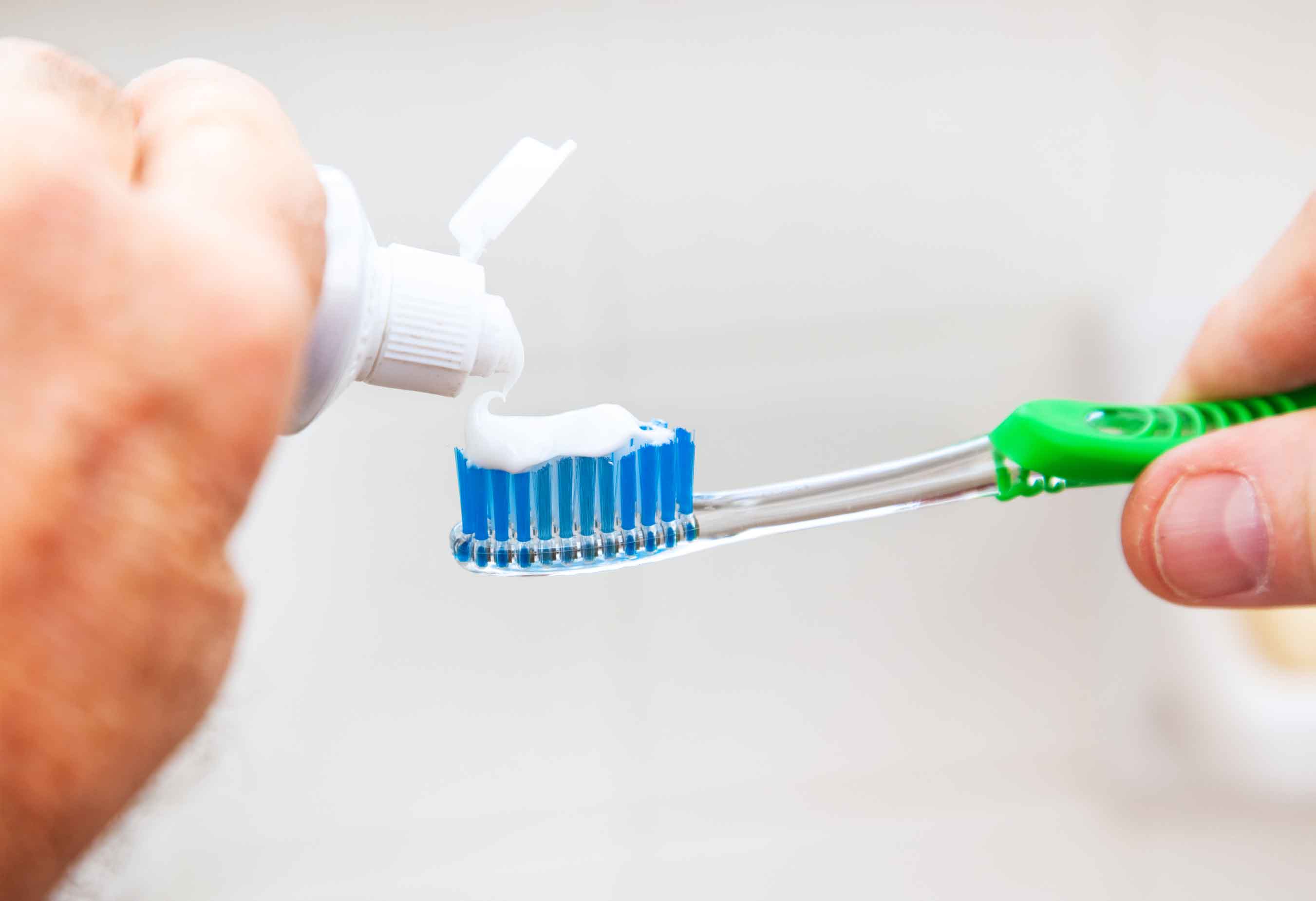 5 Έξυπνες ιδέες που μπορείς να κάνεις με μια οδοντόκρεμα!
