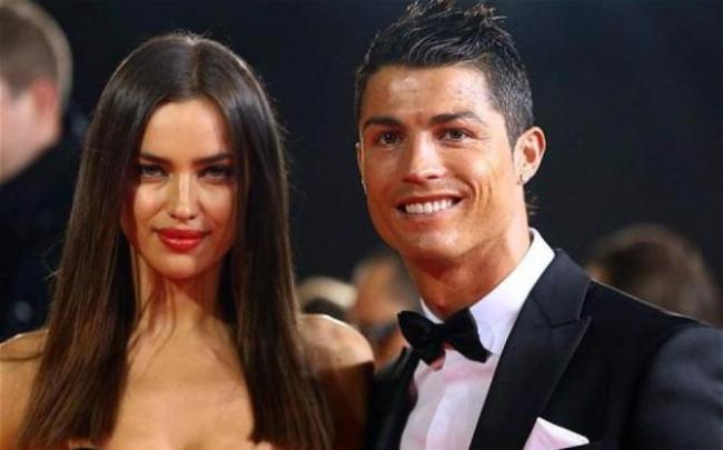 Top 10 Hottest Football couple