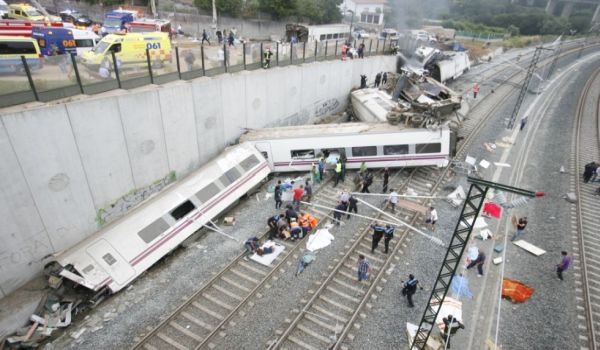 Τραγωδία με εκτροχιασμό τρένου στην Ισπανία