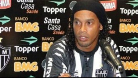 Blunder cost $ 742,000 for Ronaldinho!!!